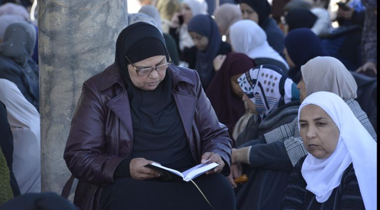 80 ألف مصل يؤدون الجمعة الأولى من رمضان في الأقصى (صور) - صورة 1