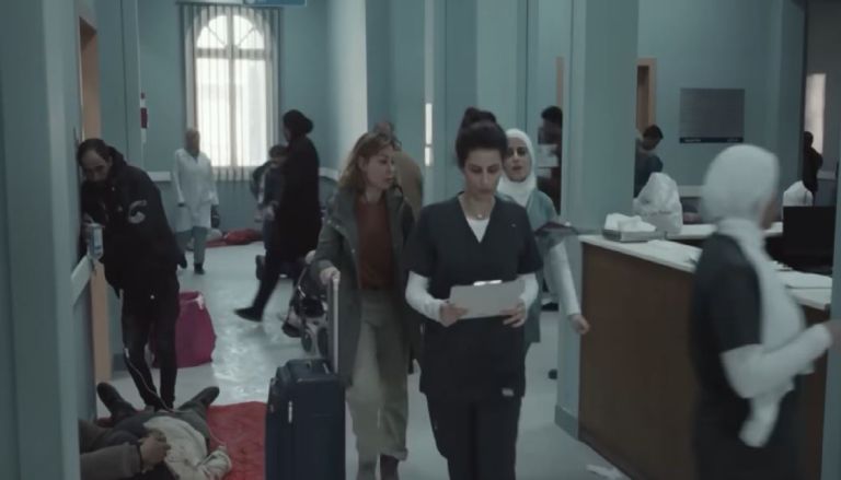 ملخص مسلسل &laquo;صحاب الأرض&raquo; الحلقة 2.. منة شلبي تواجه مأساة طفلها - صورة 1