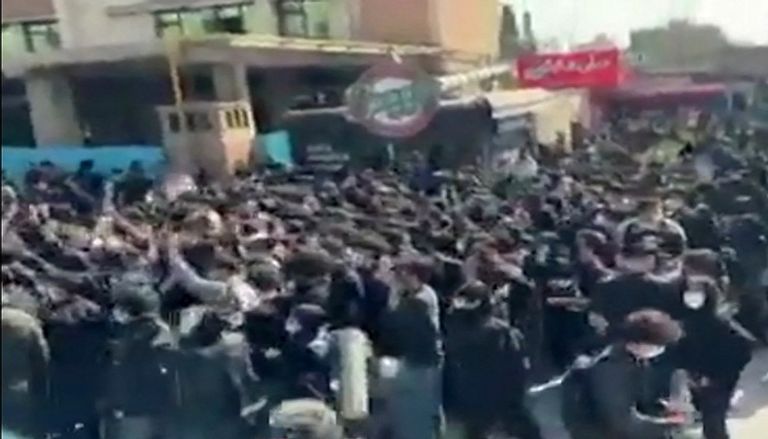 الاحتجاجات تتجدد في طهران.. شعارات ضد المرشد تحت ظلال تهديدات ترامب - صورة 1