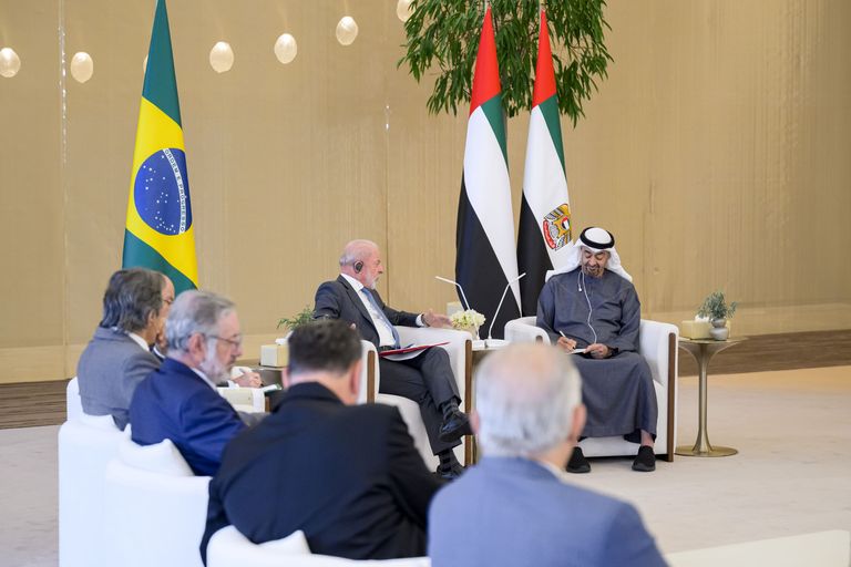 رئيس الإمارات ونظيره البرازيلي يؤكدان تطوير العلاقات في إطار الشراكة الاستراتيجية - صورة 2