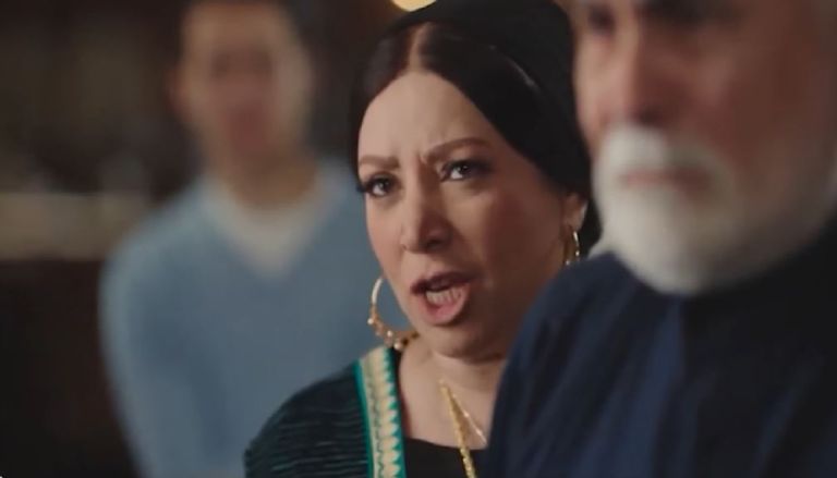 أزمة عائلية تهدد أحمد العوضي.. صفعة وطرد في مسلسل &laquo;علي كلاي&raquo; الحلقة 7 - صورة 2