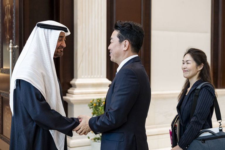 محمد بن زايد يتسلم رسالة من الرئيس الكوري.. تعزيز الشراكة الاستراتيجية - صورة 2