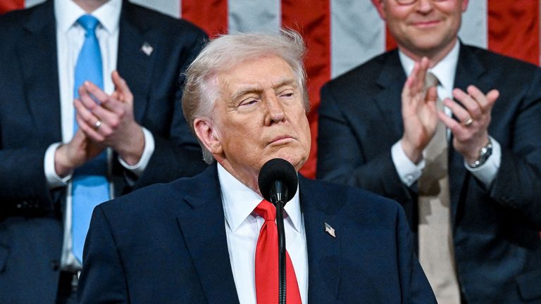 أوروبا تُفضل التأني في وجه قطار ترامب الجمركي.. وقف تمرير اتفاق التجارة - صورة 1