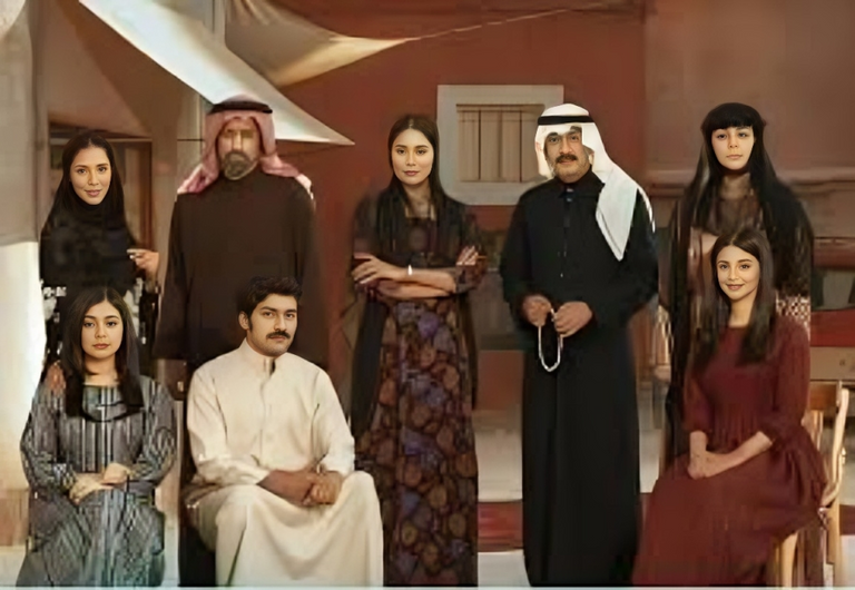 مسلسل &laquo;شارع الأعشى&raquo; الحلقة 10.. خالد يراقب مشاعر ضحى ونساء الحي يحاولن التدخل - صورة 1