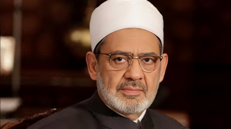 الرئيس السيسي يطمئن هاتفيا على صحة شيخ الأزهر بعد وعكته الصحية - صورة 1