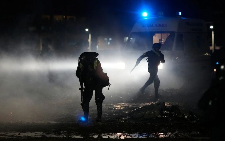 تحطّم طائرة عسكرية تحمل أوراقا نقدية في أحد شوارع بوليفيا (صور) - صورة 4