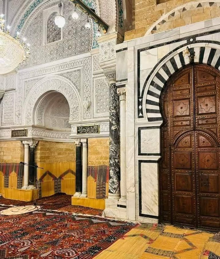 جامع الزيتونة المعمور.. نفحات رمضان تتعانق مع عبق التاريخ في قلب تونس - صورة 3