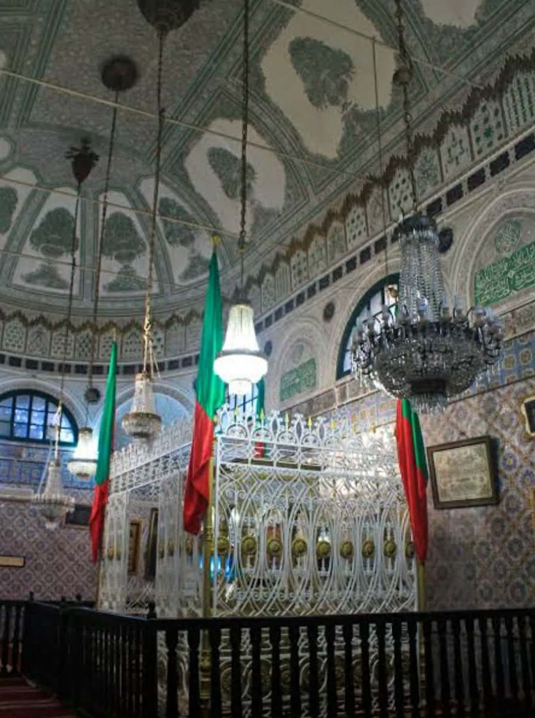 زاوية سيدي محرز في تونس.. معلم تاريخي يزداد تألقا في رمضان - صورة 1