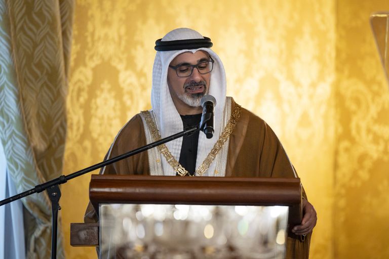 رئيس الإكوادور يمنح ولي عهد أبوظبي وسام الاستحقاق الوطني - صورة 1