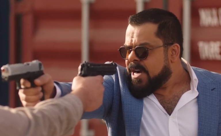 مسلسل &laquo;الكينج&raquo; الحلقة 15.. حمزة يكتشف مفاجأة هدية وينجح في نقل السلاح - صورة 2