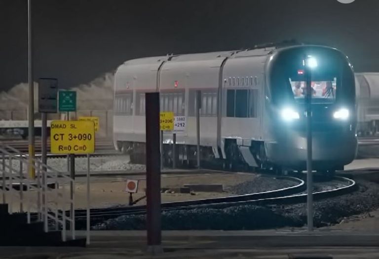 إنجاز جديد لقطارات الاتحاد.. تشغيل استثنائي بمسار الغويفات-الفاية يؤكد جاهزية الإمارات - صورة 1