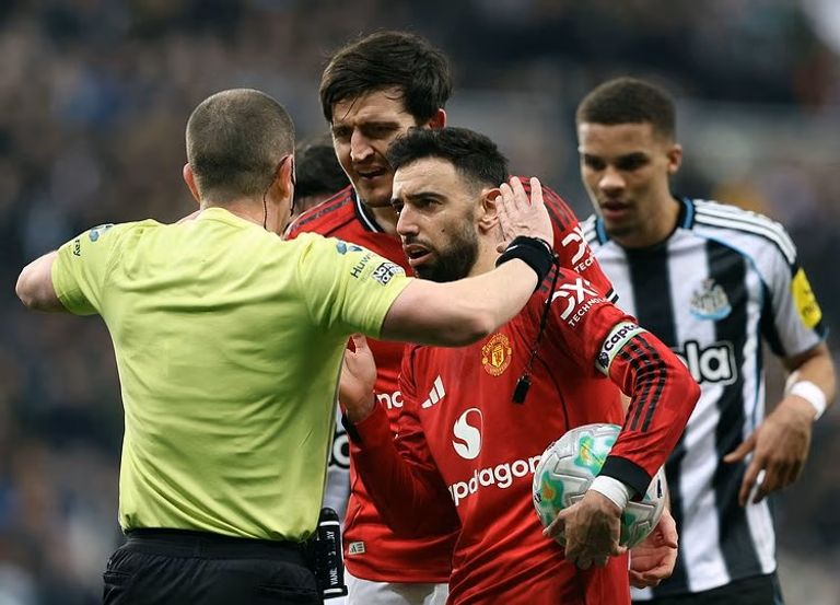 نيوكاسل يونايتد ضد مانشستر يونايتد