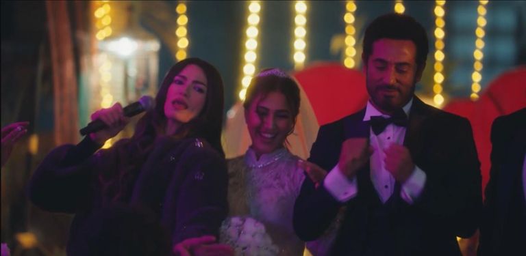 مسلسل &laquo;إفراج&raquo; الحلقة 18.. عمرو سعد يفاجئ تارا عماد - صورة 1