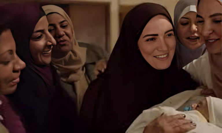 مسلسل &laquo;حكاية نرجس&raquo; الحلقة 4.. ريهام عبد الغفور تدّعي الولادة بعد خطف الطفل - صورة 1