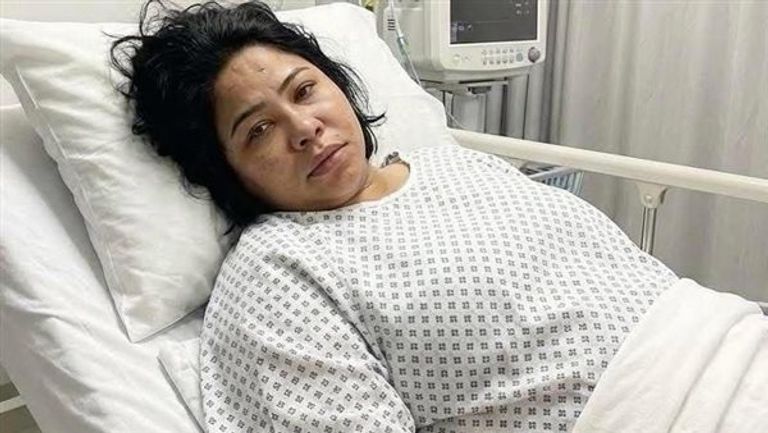 شيرين عبدالوهاب تغادر المستشفى بعد جراحة في المرارة - صورة 1