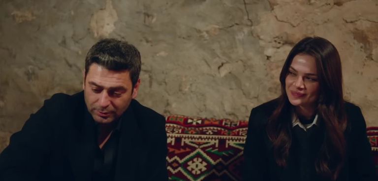 مسلسل &laquo;المدينة البعيدة&raquo; الحلقة 53.. بوران يشهر السلاح في وجه والدته - صورة 1