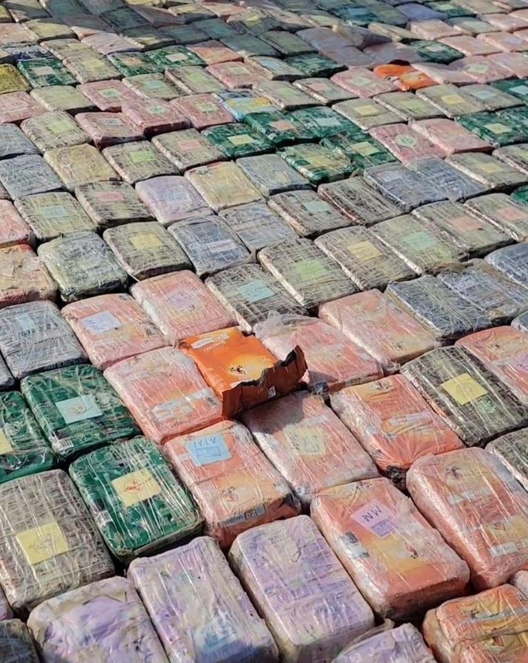 ضبط شحنة مخدرات قبالة سواحل لحج اليمنية - صورة 1