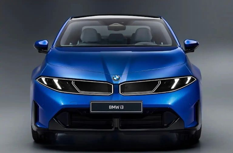 سيارة BMW i3 موديل 2026.. السيدان الرياضية الكهربائية تدخل عصرا جديدا - صورة 1