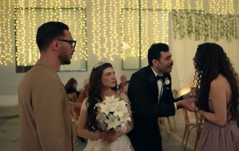 مسلسل &laquo;فخر الدلتا&raquo; الحلقة 30.. حفل زفاف فخر وتارا وسط أجواء عائلية - صورة 1