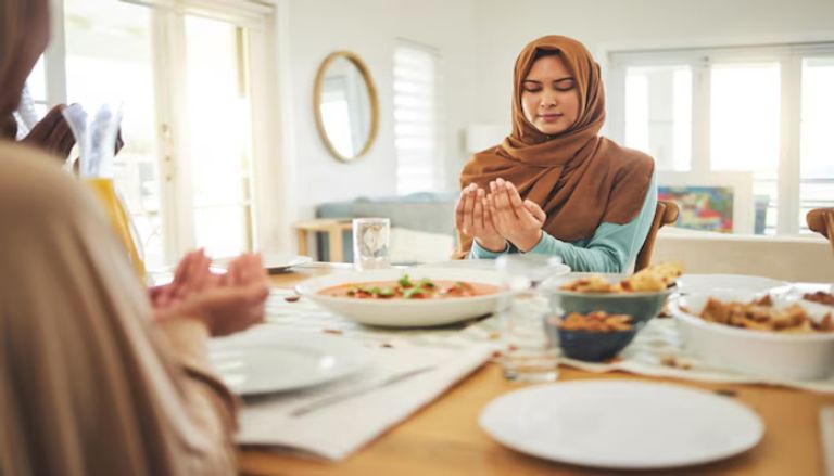 فوائد الزكاة والصدقة بعد رمضان.. كيف تستمر بالخير؟ - صورة 1