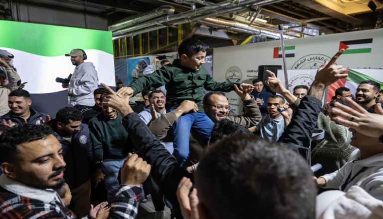عملية &laquo;الفارس الشهم 3&raquo; تحتفل بعيد الفطر مع مرضى المستشفى الإماراتي العائم في العريش - صورة 2