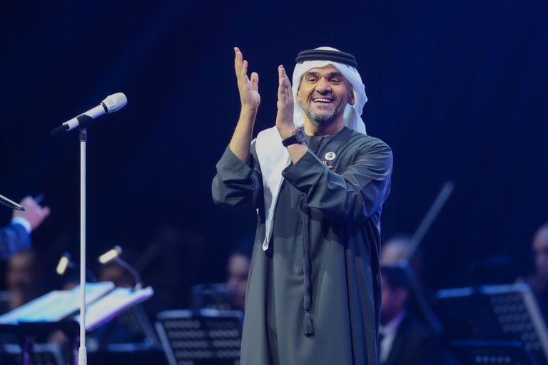 تفاصيل حفل حسين الجسمي في أبوظبي ليالي العيد.. حسين الجسمي يشعل المسرح بحفل كامل العدد في أبوظبي (صور) - صورة 1