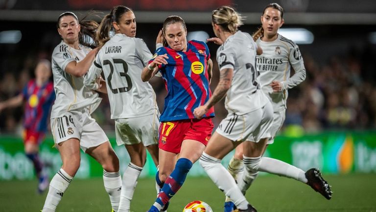 مباراة ريال مدريد ضد برشلونة برشلونة 23-1 ريال مدريد.. 3 كلاسيكوهات نسائية في 9 أيام والمئوية تقترب - صورة 1