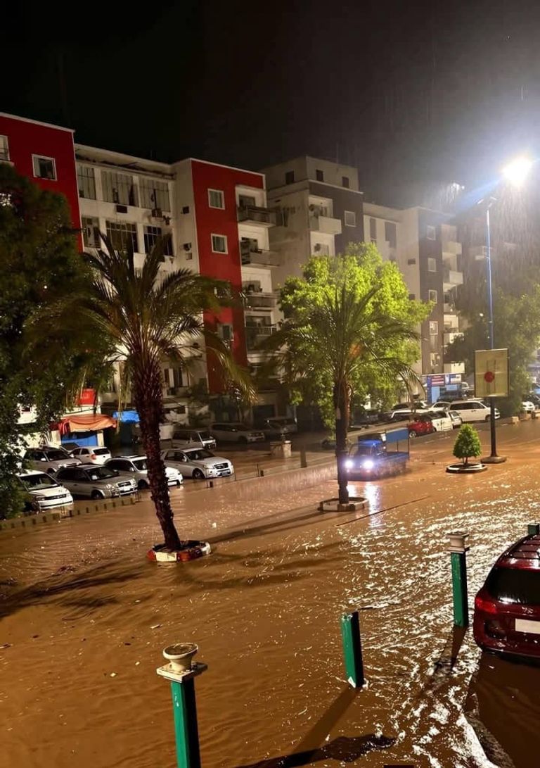 اليمن.. أمطار غزيرة وفيضانات تخلف أضرارا مادية - صورة 1