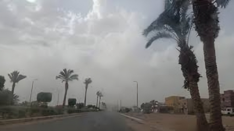 الطقس في مصر تحذير من طقس غير مسبوق.. هل يتم تعطيل العمل غدا في مصر؟ - صورة 1
