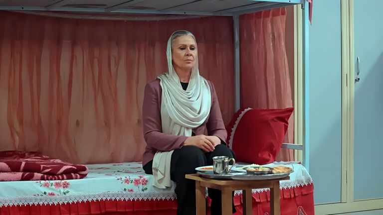 مسلسل &laquo;المدينة البعيدة&raquo; الحلقة 54.. ظهور شخصية من ماضي جيهان - صورة 1