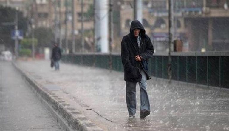 درجة الحرارة اليوم الثلاثاء في مصر.. تحذيرات من تقلبات جوية وأمطار متفرقة - صورة 1