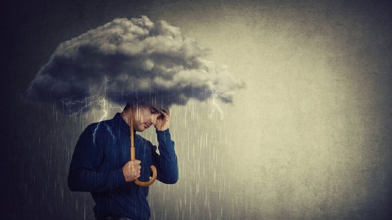 بين الاكتئاب والمطر الحزين.. كيف يغير الطقس مزاجك النفسي؟ - صورة 1