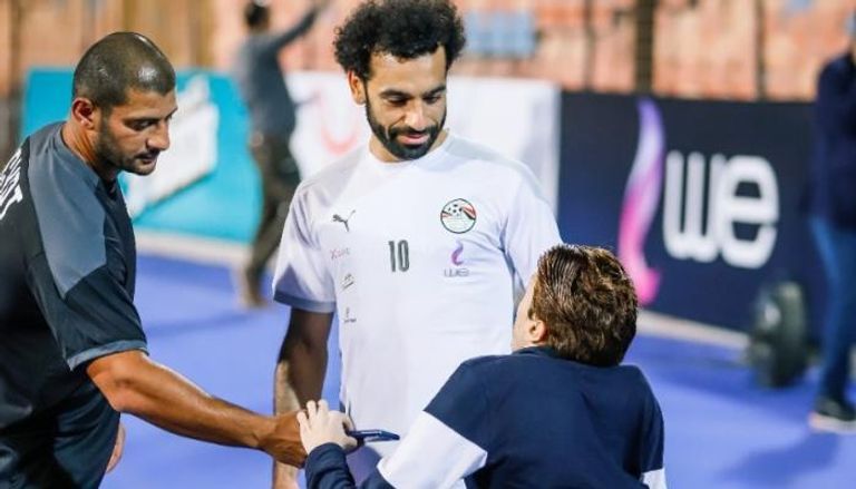 بعد إعلان الرحيل عن ليفربول.. صلاح عبدالله لمحمد صلاح: لن أشجعك إذا اخترت هذا النادي - صورة 1