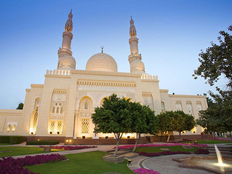 بسبب الطقس.. &laquo;الشؤون الإسلامية&raquo; بالإمارات تدعو لإقامة الصلوات في البيوت - صورة 1