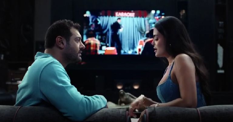 أشهر 10 مشاهد جريئة في فيلم السلم والتعبان 2.. أسماء جلال تثير الجدل - صورة 1