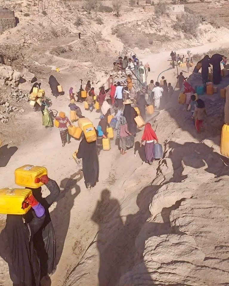 رغم الأمطار..أزمة المياه تستنزف جيوب اليمنيين - صورة 2