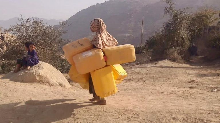 رغم الأمطار..أزمة المياه تستنزف جيوب اليمنيين - صورة 3