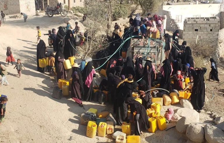 رغم الأمطار..أزمة المياه تستنزف جيوب اليمنيين - صورة 4