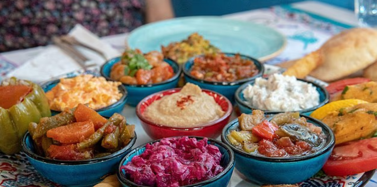 رحلة عالمية لطبق شرقي.. الحمص يخفي أسرارا غذائية مذهلة - صورة 3