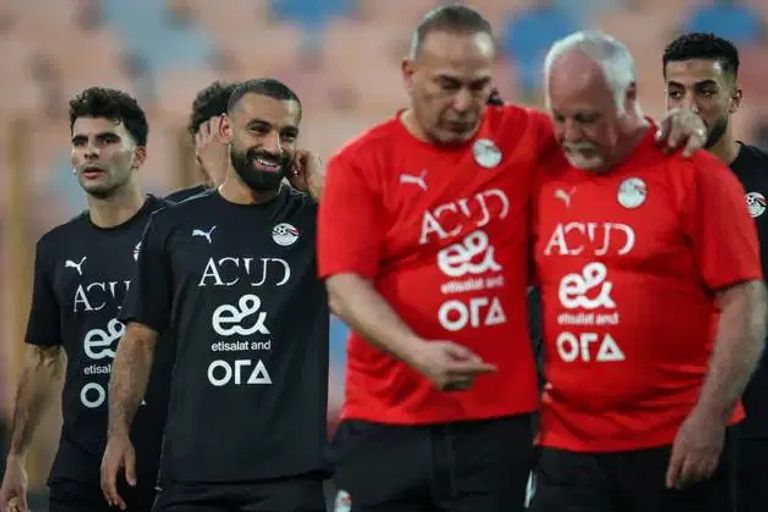 &laquo;لا تفعل مثله&raquo;.. إبراهيم حسن يحذر محمد صلاح من مصير ميسي - صورة 1