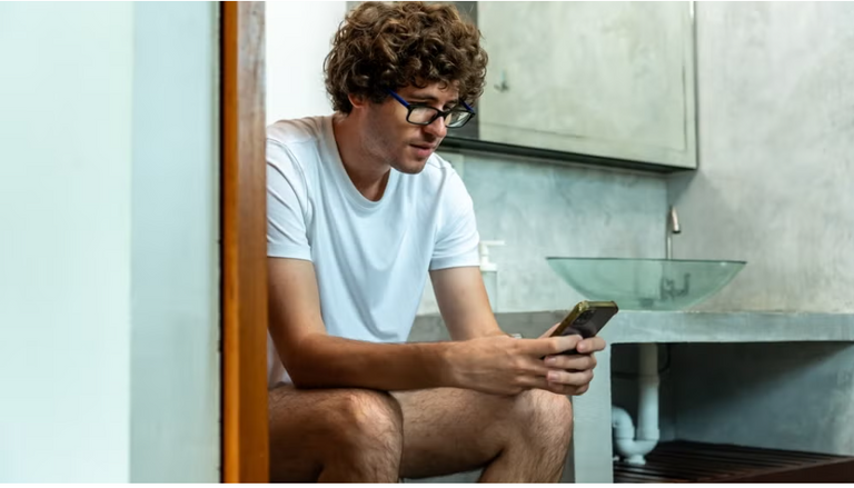 دليل الخبراء لصحة الجهاز الهضمي.. توقيت الحمام وأطعمة &laquo;منقذة&raquo; - صورة 2