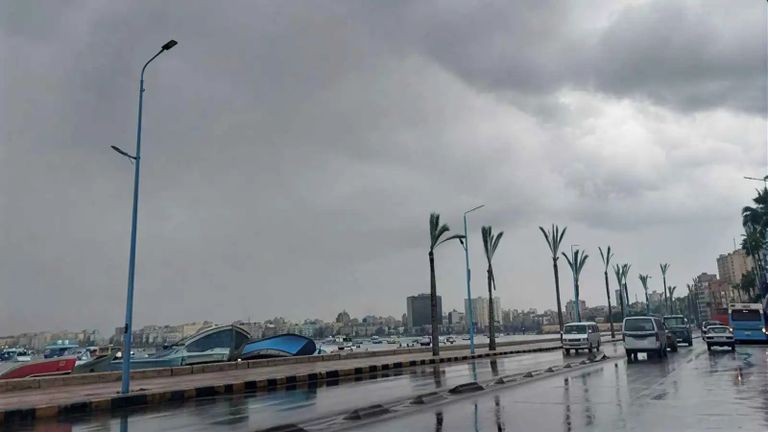 خبير مناخي يكشف سر تقلبات الطقس الحادة في مصر - صورة 1