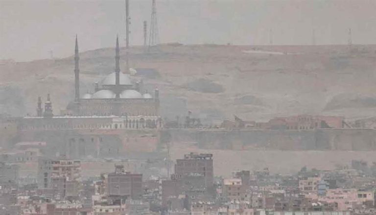 ليلة ممطرة تتبعها أتربة صفراء.. موعد تحسن الطقس في مصر - صورة 1