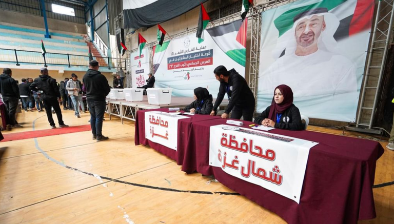 بدعم من &laquo;خليفة الإنسانية&raquo;.. قرعة اختيار عرسان &laquo;ثوب الفرح 2&raquo; في غزة - صورة 1