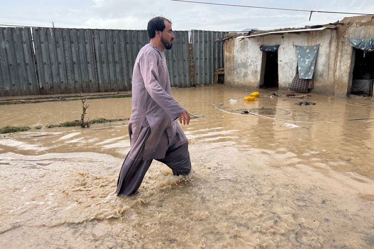 أمطار وعواصف تقتل 121 شخصا في أفغانستان وباكستان - صورة 1
