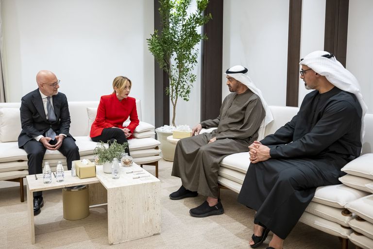 محمد بن زايد يبحث مع رئيسة وزراء إيطاليا العدوان الإيراني الإرهابي - صورة 1