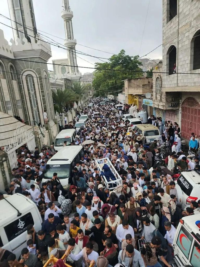 &laquo;أيلول اليمن&raquo;.. مأساة طفل جرفته السيول بتعز - صورة 1