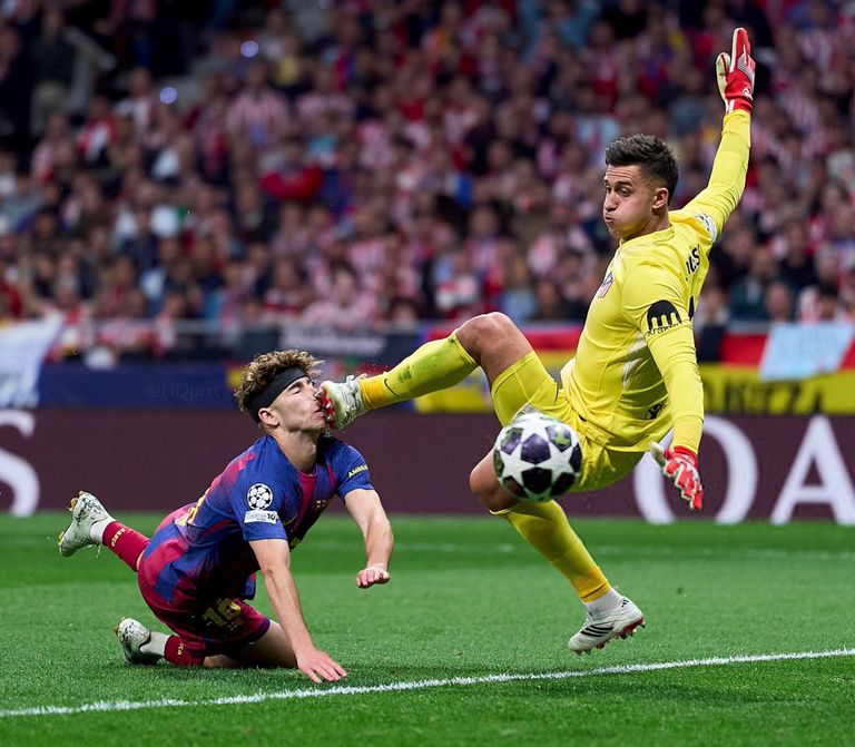 رافينيا الغائب يشعل حرباً مع أتلتيكو مدريد بسبب &laquo;سرقة برشلونة&raquo; - صورة 1