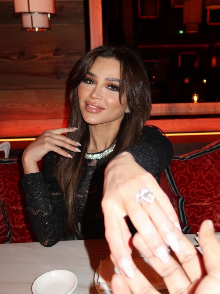 بعد فيديو منزلي لابنة نهى نبيل.. هل نفت دانة طلاق والديها؟ - صورة 1