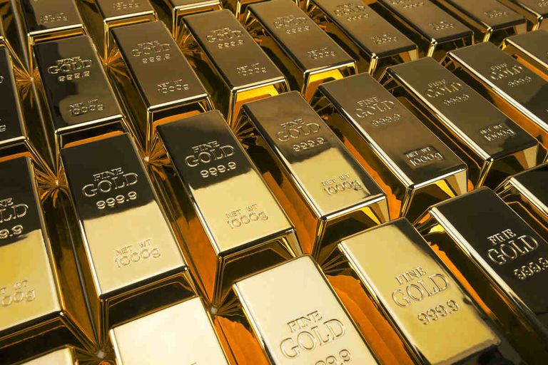 سعر الذهب اليوم.. تراجع أمام ارتفاع الدولار مع تجدد التوتر بين أمريكا وإيران - صورة 1
